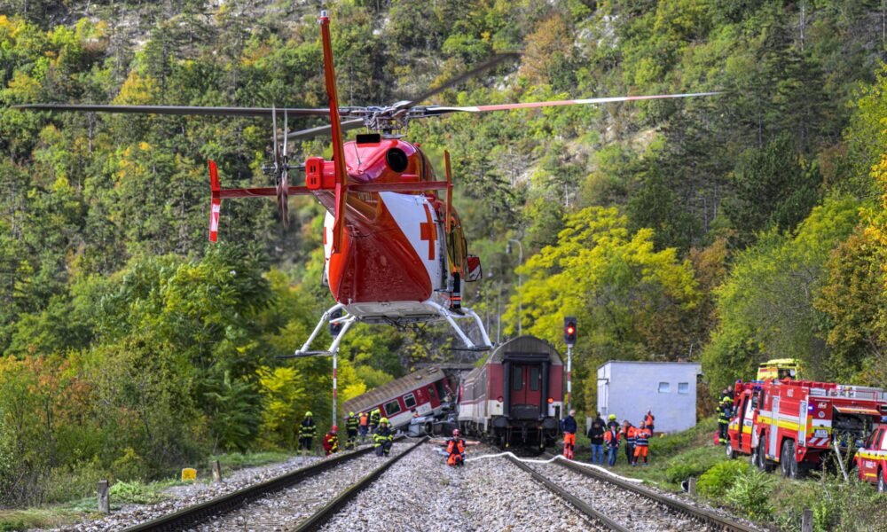 Po zrážke rýchlikov ostávajú v košickej nemocnici traja pacienti Po zrážke rýchlikov ostávajú v košickej nemocnici traja pacienti