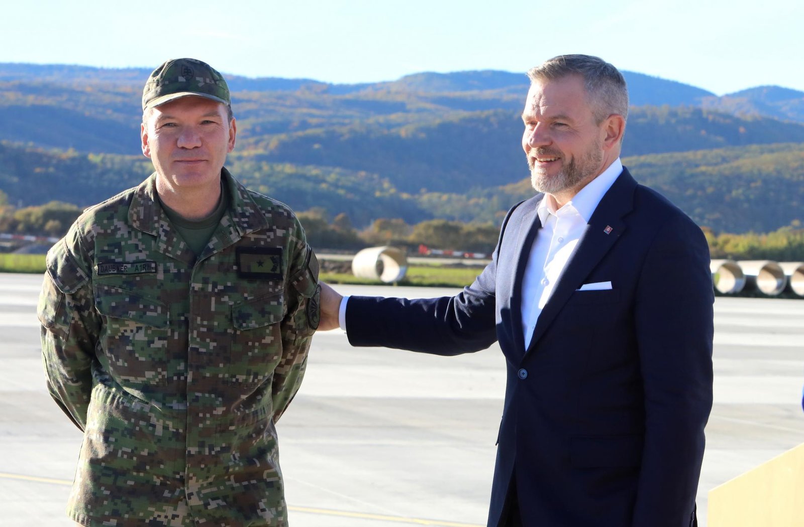 Pellegrini: Letisko Sliač sa mení na modernú základňu pre F-16, počíta sa aj s civilnými letmi Pellegrini: Letisko Sliač sa mení na modernú základňu pre F-16, počíta sa aj s civilnými letmi