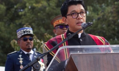 Prezident Madagaskaru ušiel z krajiny francúzskym lietadlom, ostrov zmieta vlna protestov Prezident Madagaskaru ušiel z krajiny francúzskym lietadlom, ostrov zmieta vlna protestov