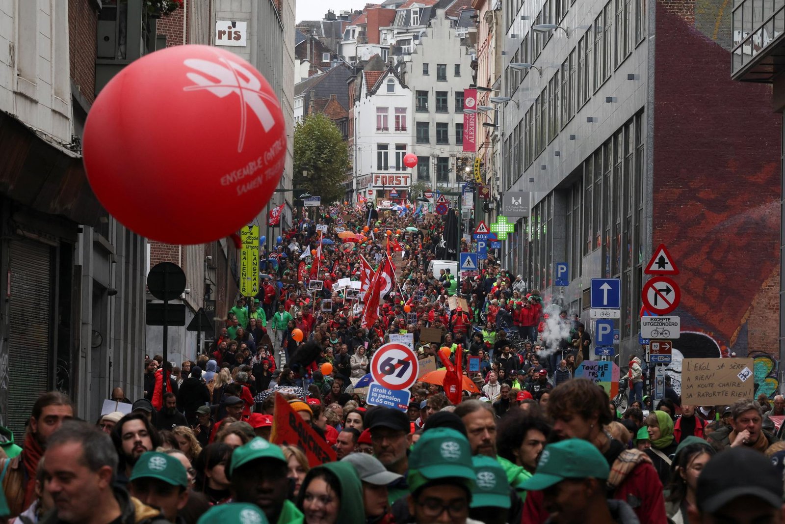 Celoštátny štrajk zastavil dopravu na belgických letiskách, ochromil aj verejnú dopravu v Bruseli Celoštátny štrajk zastavil dopravu na belgických letiskách, ochromil aj verejnú dopravu v Bruseli