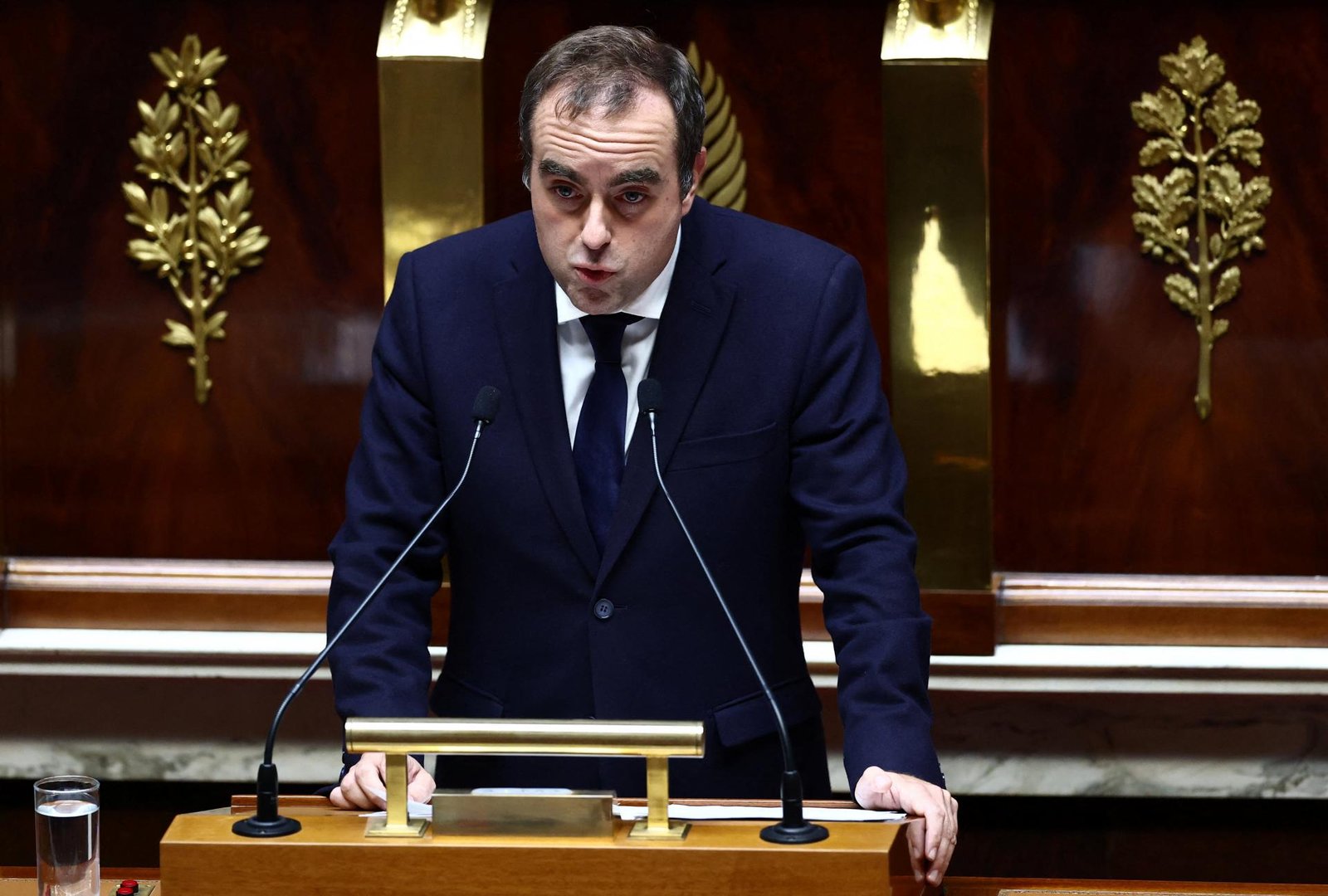 Lecornu navrhol pozastavenie kontroverznej francúzskej dôchodkovej reformy do prezidentských volieb Lecornu navrhol pozastavenie kontroverznej francúzskej dôchodkovej reformy do prezidentských volieb