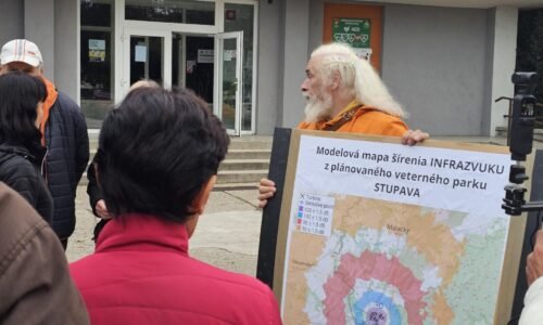 Veterný park v Stupave vyvoláva vášnivé debaty. Obce môžu z toho profitovať, presviedčali Slovákov Rakúšania