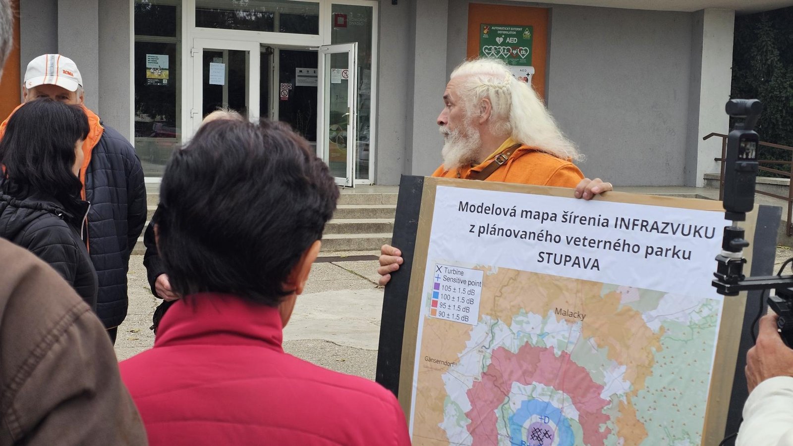 Veterný park v Stupave vyvoláva vášnivé debaty. Obce môžu z toho profitovať, presviedčali Slovákov Rakúšania Veterný park v Stupave vyvoláva vášnivé debaty. Obce môžu z toho profitovať, presviedčali Slovákov Rakúšania