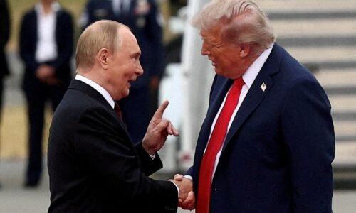 Hovoriť o zrušení schôdzky medzi Putinom a Trumpom nie je správne, povedal Peskov Hovoriť o zrušení schôdzky medzi Putinom a Trumpom nie je správne, povedal Peskov