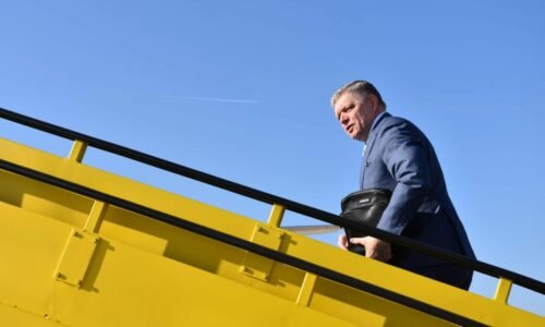 "Slovensko potrebuje investície". Fico odcestoval do Abú Zabí, rokovať bude s predstaviteľmi aj prezidentom „Slovensko potrebuje investície“. Fico odcestoval do Abú Zabí, rokovať bude s predstaviteľmi aj prezidentom