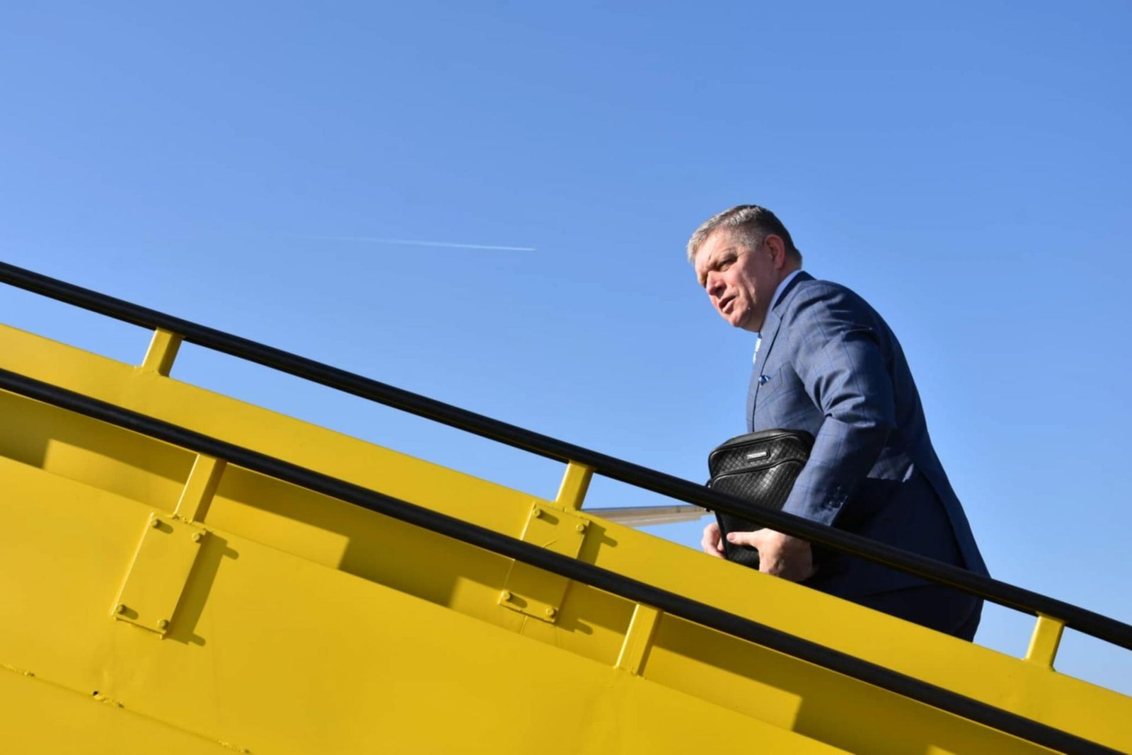 "Slovensko potrebuje investície". Fico odcestoval do Abú Zabí, rokovať bude s predstaviteľmi aj prezidentom „Slovensko potrebuje investície“. Fico odcestoval do Abú Zabí, rokovať bude s predstaviteľmi aj prezidentom
