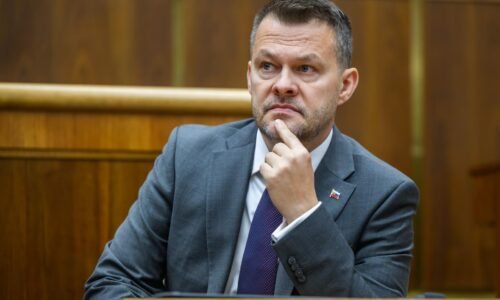 Mimoriadna schôdza k odvolávaniu Migaľa nebude, v pléne nie je dostatok poslancov. Raši ju presunul na piatok Mimoriadna schôdza k odvolávaniu Migaľa nebude, v pléne nie je dostatok poslancov. Raši ju presunul na piatok