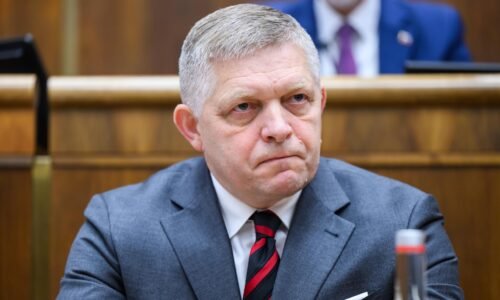 Robert Fico sa vyjadruje k aktuálnym politickým témam Robert Fico sa vyjadruje k aktuálnym politickým témam