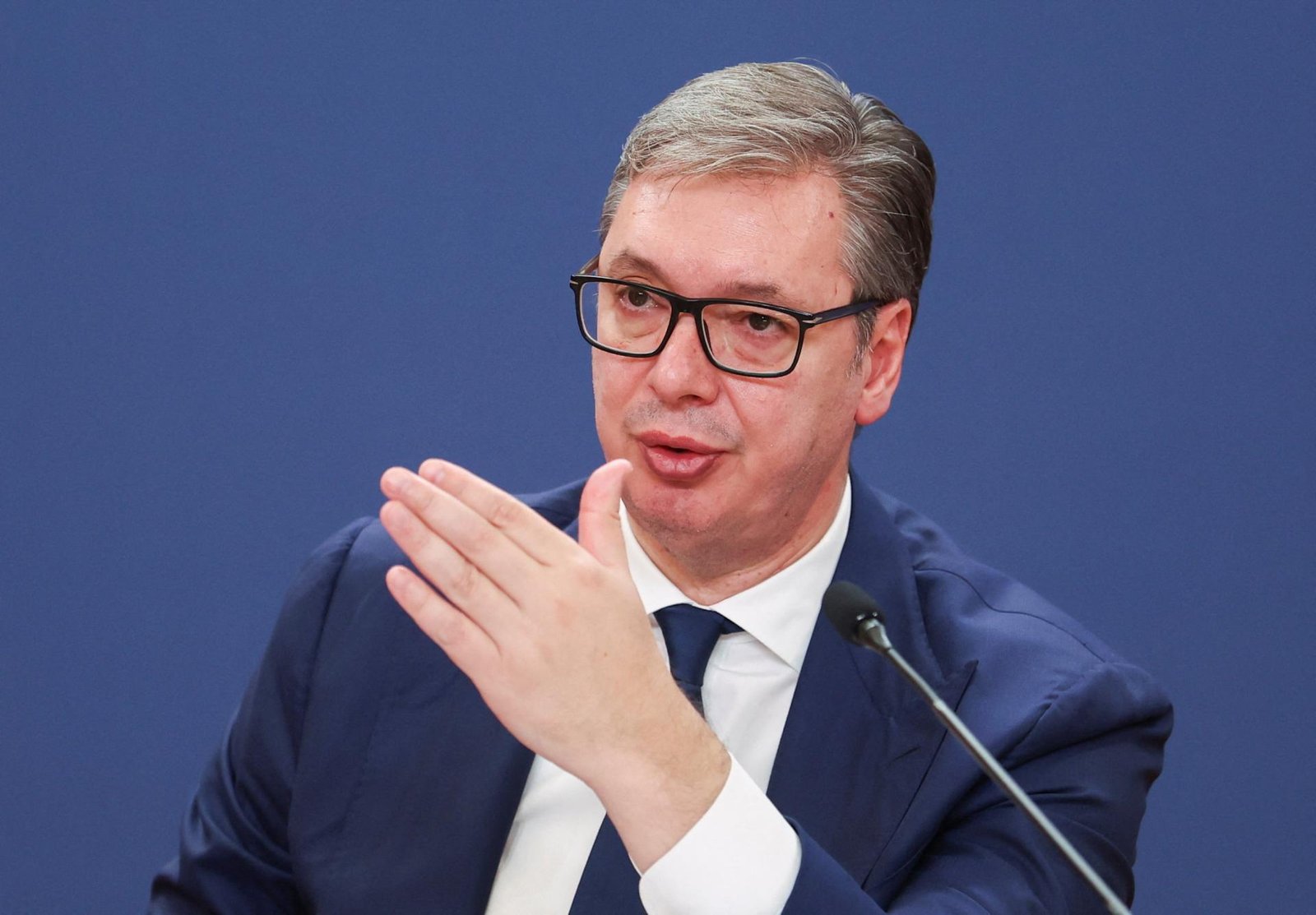 Vučič označil incident pred srbským parlamentom za "ohavný teroristický útok“. Vidí za tým politický motív Vučič označil incident pred srbským parlamentom za „ohavný teroristický útok“. Vidí za tým politický motív