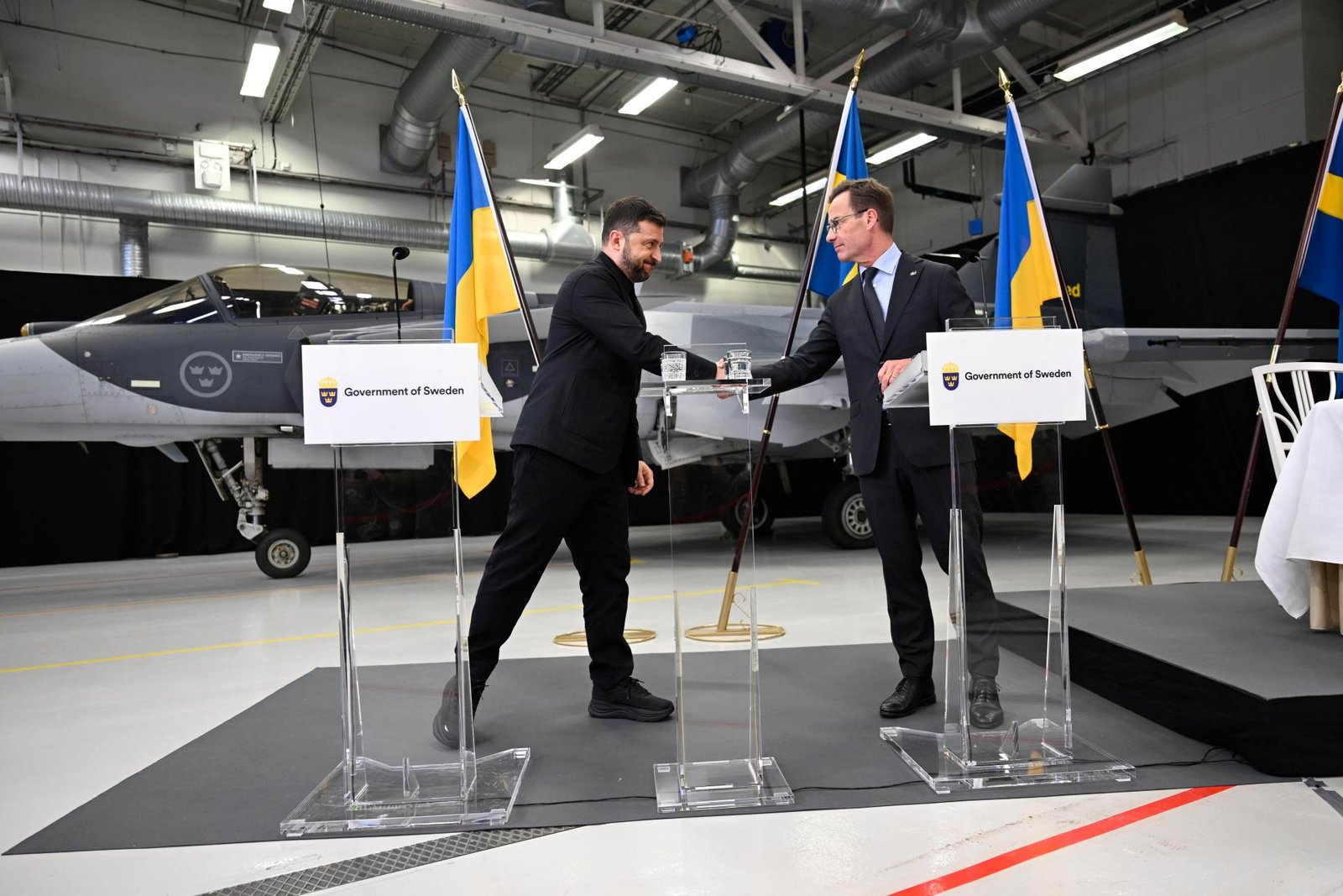 Švédsko je pripravené dodať stíhačky Gripen Kyjevu. Zelenskyj hovorí o priorite pre armádu Švédsko je pripravené dodať stíhačky Gripen Kyjevu. Zelenskyj hovorí o priorite pre armádu