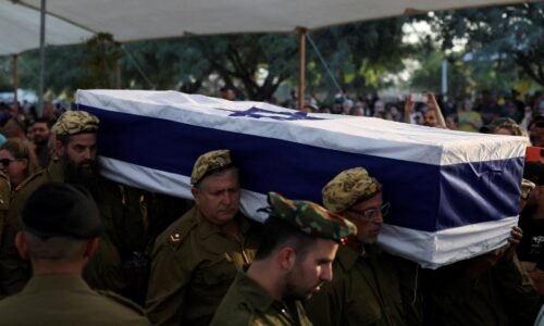 Hamas odovzdal Červenému krížu dve rakvy s ostatkami rukojemníkov