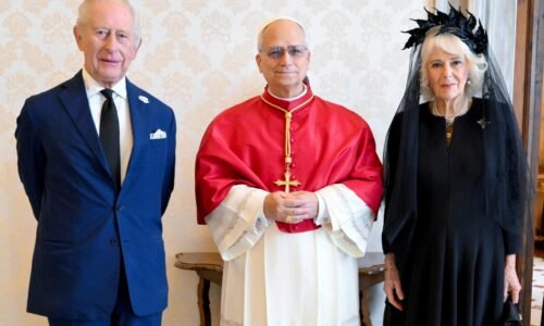 Kráľ Karol III. je vo Vatikáne. Spoločná modlitba pápeža a britského panovníka sa koná po stovkách rokov Kráľ Karol III. je vo Vatikáne. Spoločná modlitba pápeža a britského panovníka sa koná po stovkách rokov