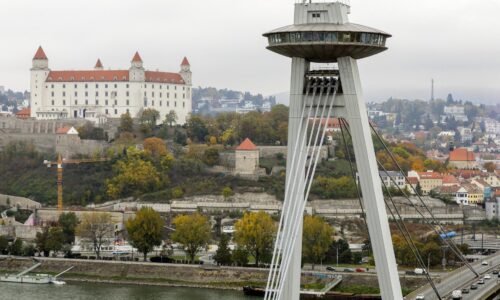 Slovensko pri ratingu ešte nemá úplne vyhraté. Záujem investorov o dlhopisy však ostáva, hodnotí analytik Slovensko pri ratingu ešte nemá úplne vyhraté. Záujem investorov o dlhopisy však ostáva, hodnotí analytik