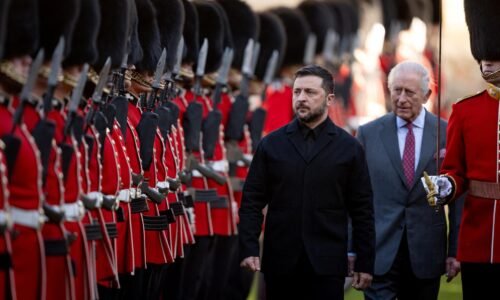Kráľ Karol III. prijal vo Windsore ukrajinského prezidenta Zelenského Kráľ Karol III. prijal vo Windsore ukrajinského prezidenta Zelenského