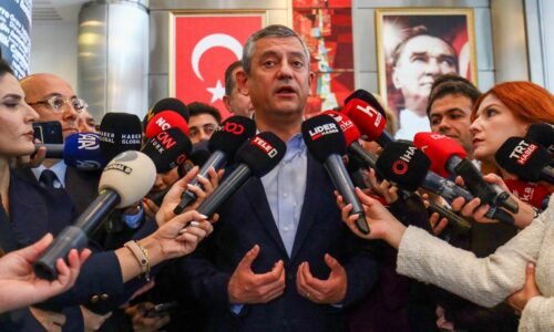 Turecké úrady prevzalo kontrolu nad proopozičnou stanicou Tele1, šéfredaktor zostáva vo väzbe Turecké úrady prevzalo kontrolu nad proopozičnou stanicou Tele1, šéfredaktor zostáva vo väzbe