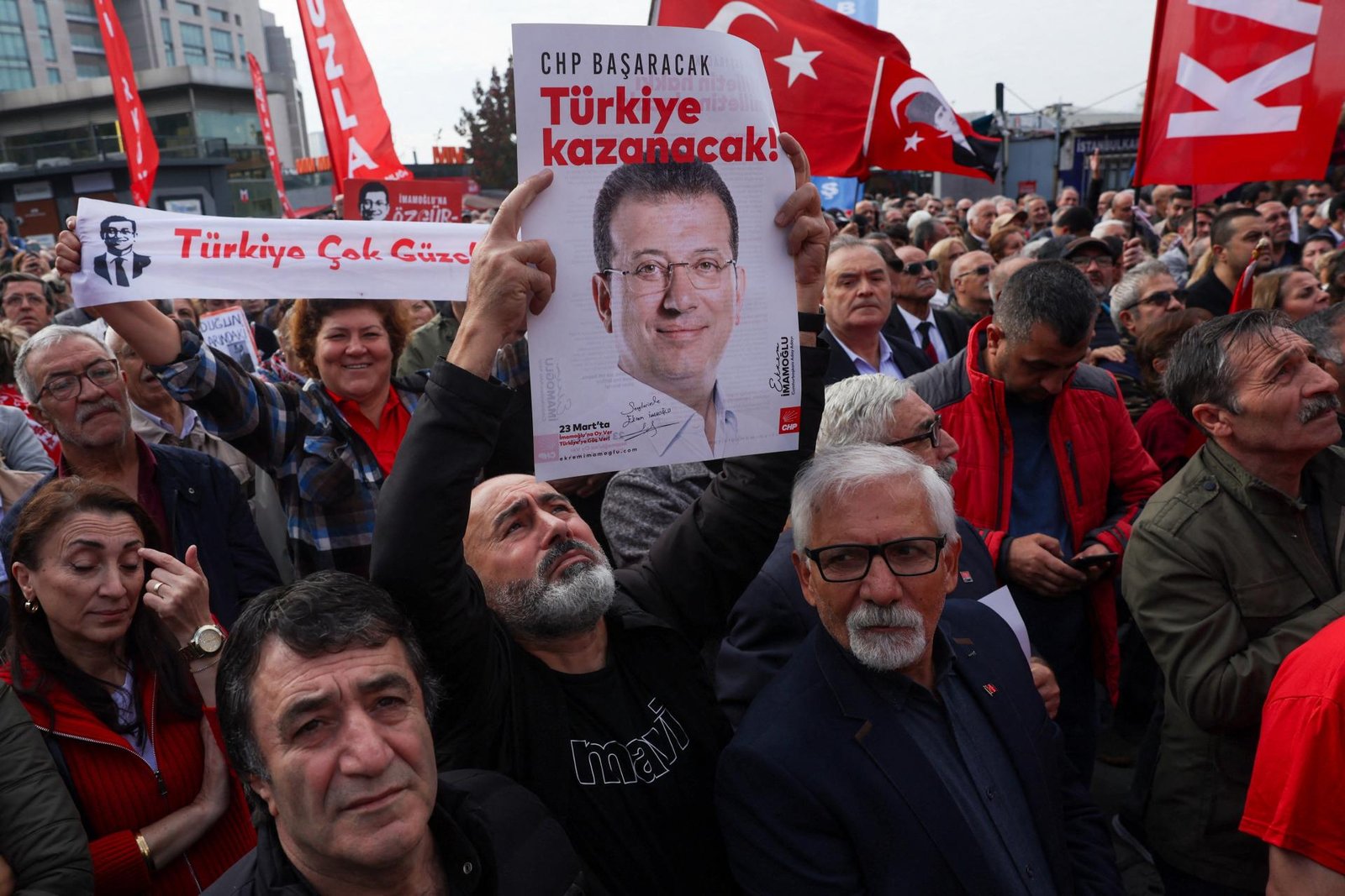 Turecký súd vydal ďalší zatykač na istanbulského starostu Imamoglua Turecký súd vydal ďalší zatykač na istanbulského starostu Imamoglua
