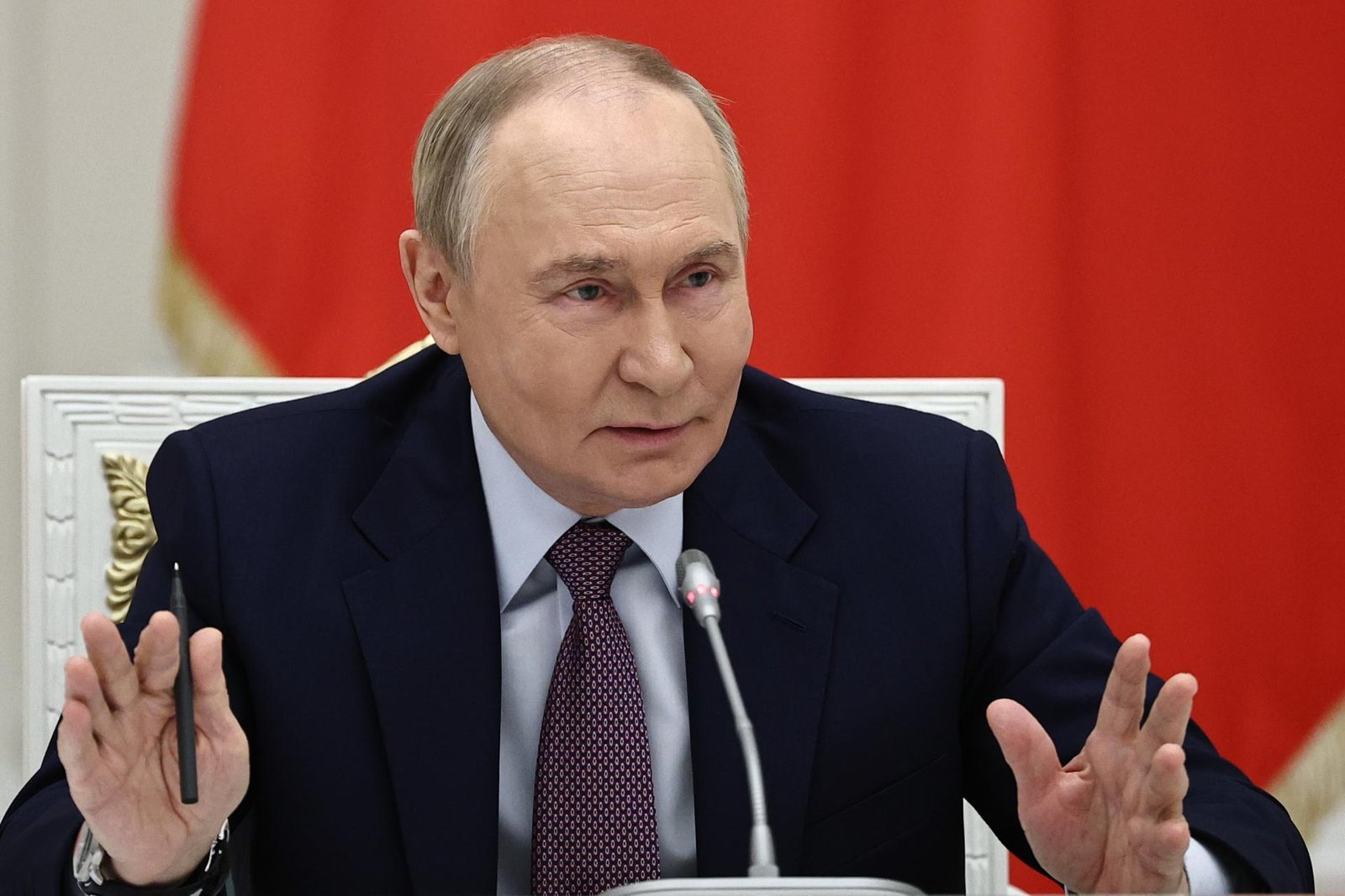 Putin podpísal vypovedanie zmluvy s USA o likvidácii plutónia Putin podpísal vypovedanie zmluvy s USA o likvidácii plutónia