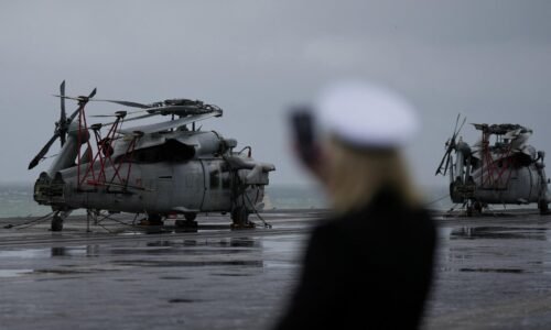 Do Juhočínskeho mora sa zrútili americký vrtuľník a stíhačka Do Juhočínskeho mora sa zrútili americký vrtuľník a stíhačka