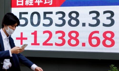 Japonské akcie začali týždeň výrazným rastom. Hlavný index Nikkei 225 láme rekordy Japonské akcie začali týždeň výrazným rastom. Hlavný index Nikkei 225 láme rekordy