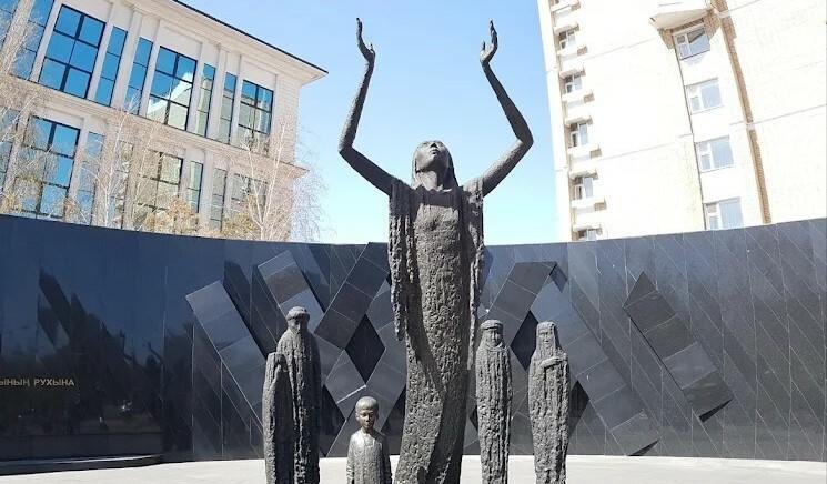 Namiesto „holodomoru“ len hladomor. Kazachstan zametá stopy po vine Rusov, obyvatelia volajú po spravodlivosti Namiesto „holodomoru“ len hladomor. Kazachstan zametá stopy po vine Rusov, obyvatelia volajú po spravodlivosti