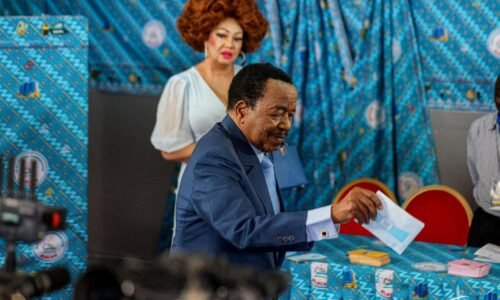 Voľby v Kamerune po ôsmykrát vyhral najstarší prezident na svete Paul Biya Voľby v Kamerune po ôsmykrát vyhral najstarší prezident na svete Paul Biya