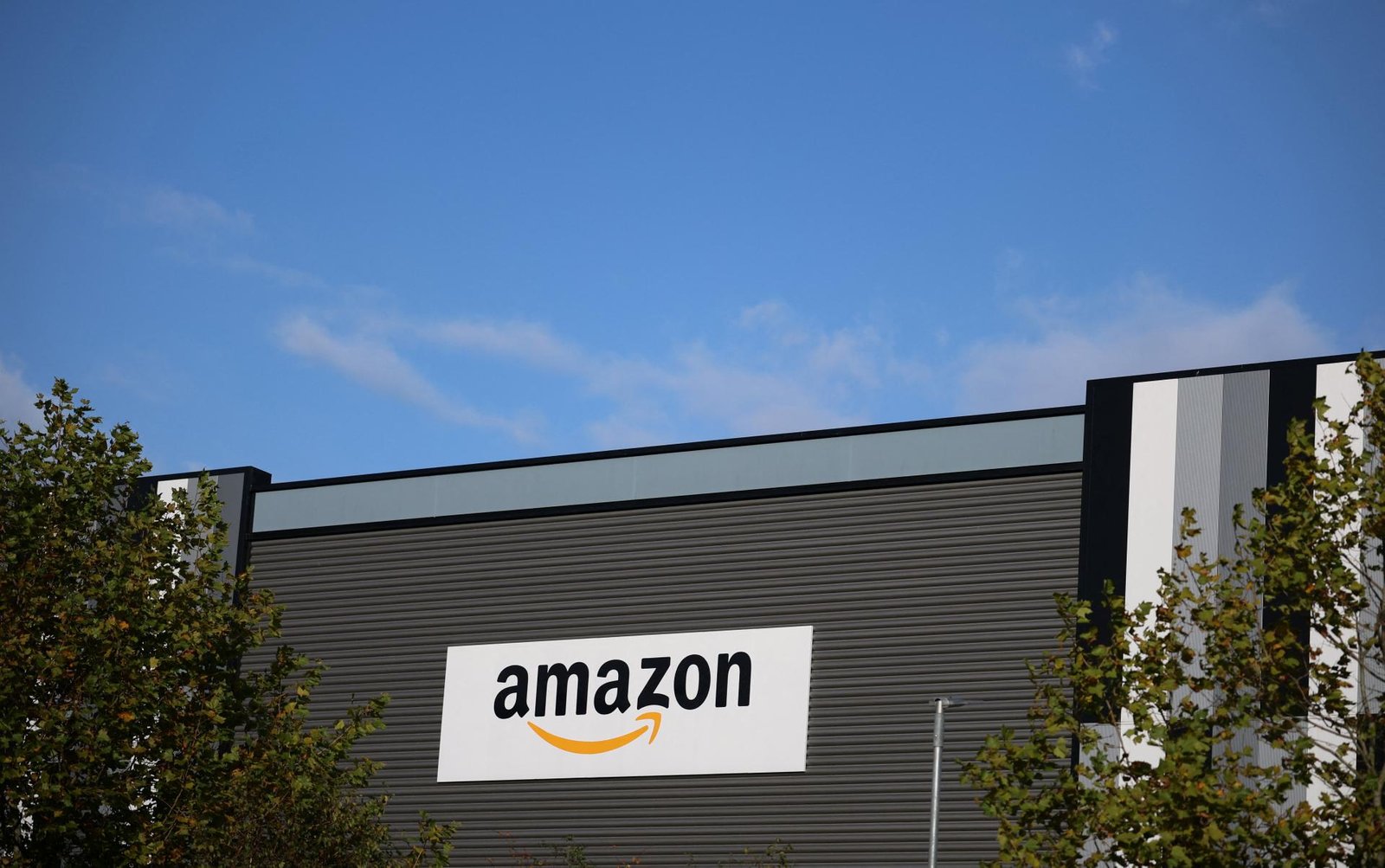Amazon kvôli umelej inteligencii zruší 14-tisíc pracovných miest Amazon kvôli umelej inteligencii zruší 14-tisíc pracovných miest
