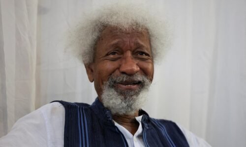 Nigérijskému laureátovi Nobelovej ceny za literatúru anulovali vízum do USA. Je veľkým kritikom Trumpa