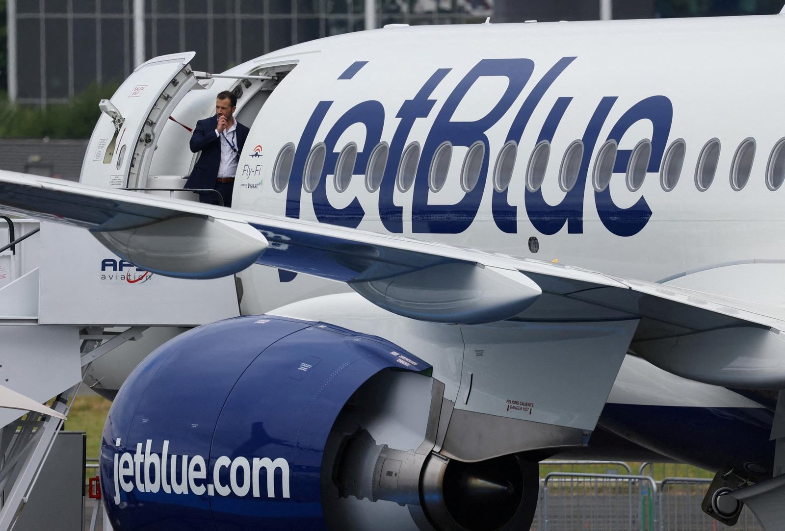 Let JetBlue musel kvôli problémom pristáť v Tampe, niekoľko cestujúcich je zranených Let JetBlue musel kvôli problémom pristáť v Tampe, niekoľko cestujúcich je zranených