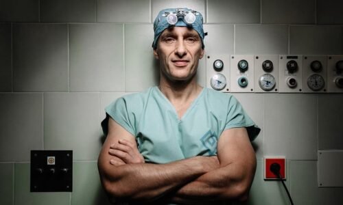 Pre chrbticu je vôbec najhorší predklon, hovorí lekár. Niekedy pomôže, keď pacient schudne Pre chrbticu je vôbec najhorší predklon, hovorí lekár. Niekedy pomôže, keď pacient schudne