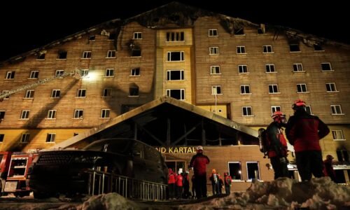 Za tragický požiar hotela v Turecku dostalo 11 ľudí doživotné tresty Za tragický požiar hotela v Turecku dostalo 11 ľudí doživotné tresty