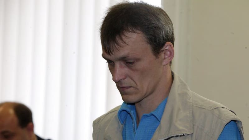 Parazitoval na postižených dětech, pak brutálně zabil tři seniorky. U soudu vrah Sláma brečel Parazitoval na postižených dětech, pak brutálně zabil tři seniorky. U soudu vrah Sláma brečel