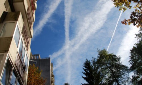 638131_gettyimages-187206326-640x420.jpg Chemtrails aj svet ovládaný Židmi, hoaxom najviac veria podporovatelia Republiky a Smeru