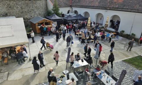 Gaštanové hody na hrade Modrý Kameň prinesú hudbu, remeslá aj tradičné špeciality