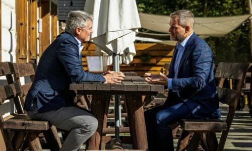 640831_pelle-oecd2.jpg Pellegrini absolvoval stretnutie s generálnym tajomníkom OECD, nieslo sa v duchu priateľských diskusií