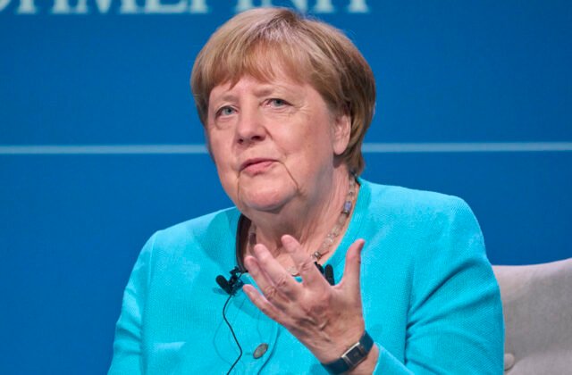 644085_greece_merkel_55952-640x420.jpg Hlavnou príčinou vojny na Ukrajine je pandémia COVID-19, povedala Merkelová