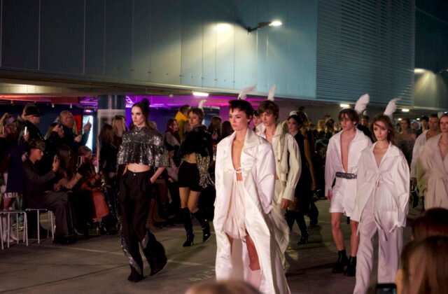 648719_dsc03374-640x420.jpeg Móda v netradičnom svetle: Pavol Dendis a Ploom priniesli na Nivy unikátnu módnu prehliadku Fashion Live!