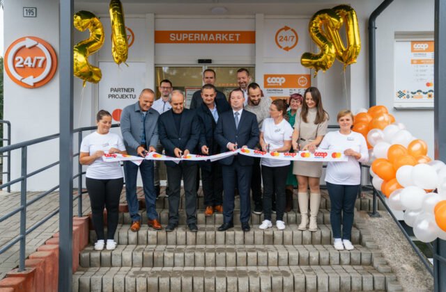 648954_cj-supermarket_oravska-jasenica-2-640x420.jpg Domáca sieť COOP Jednota otvorila už 20. automatizovanú predajňu. Severná Orava sa stáva lídrom inovatívneho maloobchodu