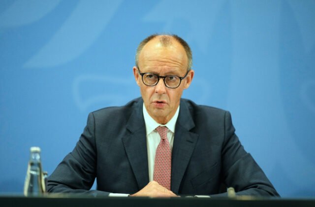 649590_germany_politics_06662-640x420.jpg Nemecký kancelár odmieta zákaz spaľovacích motorov v EÚ od roku 2035
