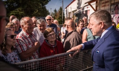 Šimečka je v štátnom prieskume dôveryhodnosti tretí, Fico a Pellegrini sú obľúbení najmä u starších