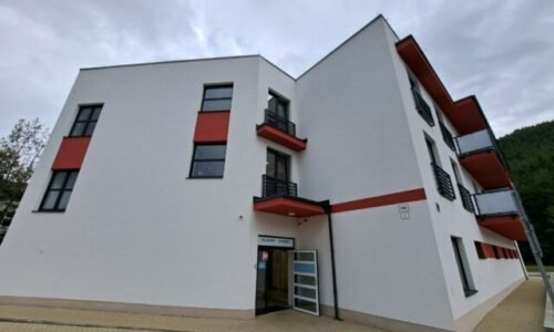 Vo Svite postavili zariadenie pre seniorov, symbolické otvorenie posunuli na mesiac úcty k starším