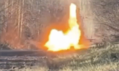 Pomsta Ukrajinců přímo v Rusku. Auto s důstojníkem vyletělo na Sibiři do povětří, ukazuje video Pomsta Ukrajinců přímo v Rusku. Auto s důstojníkem vyletělo na Sibiři do povětří, ukazuje video