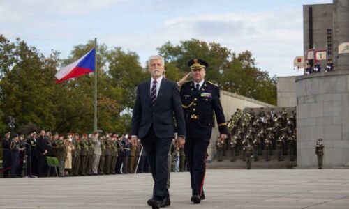 ON-LINE: Česko slaví výročí vzniku samostatného státu. Pavel večer předá státní vyznamenání ON-LINE: Česko slaví výročí vzniku samostatného státu. Pavel večer předá státní vyznamenání