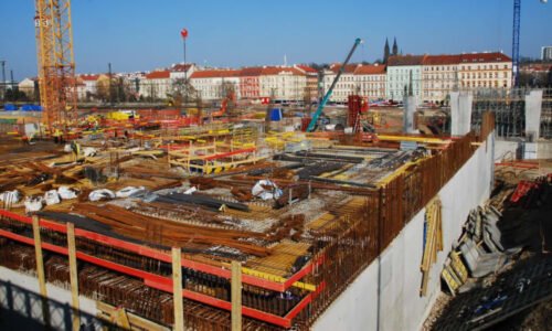 V Praze se v srpnu povolilo jen 27 bytů. Zákon je nefunkční, zní z ANO