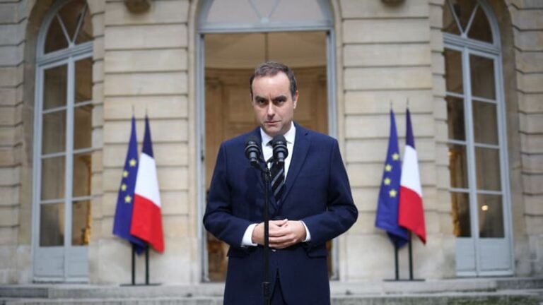 Krize ve francii na pokračování: macron jmenoval premiérem lecornua, ten minule vydržel 27 dní