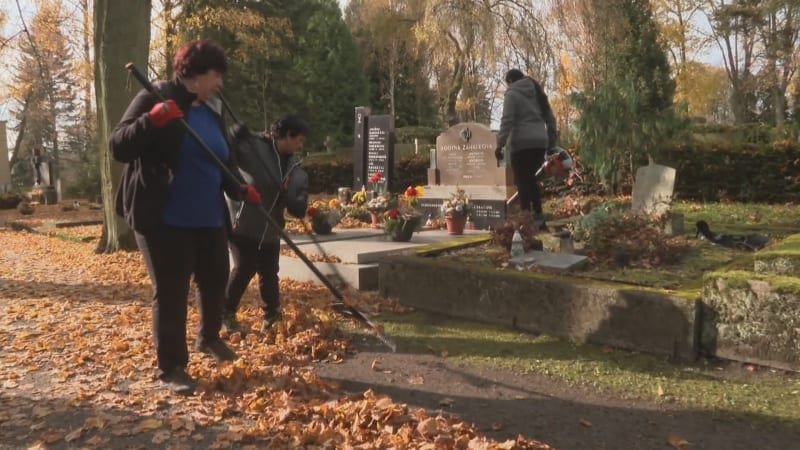 Čistý hrob, prázdná peněženka. Firmy se za vás postarají o památky nebožtíků, za tisíce korun Čistý hrob, prázdná peněženka. Firmy se za vás postarají o památky nebožtíků, za tisíce korun