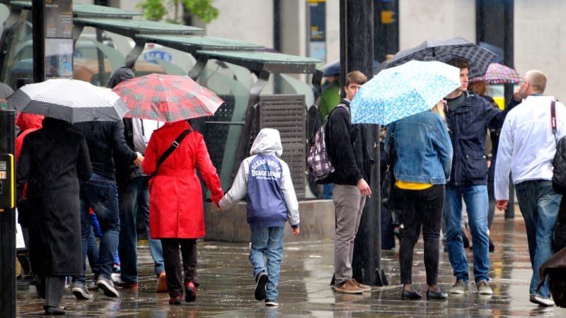 RADAR: Do Česka vtrhne studená fronta. Počasí se změní, může se objevit sníh RADAR: Do Česka vtrhne studená fronta. Počasí se změní, může se objevit sníh