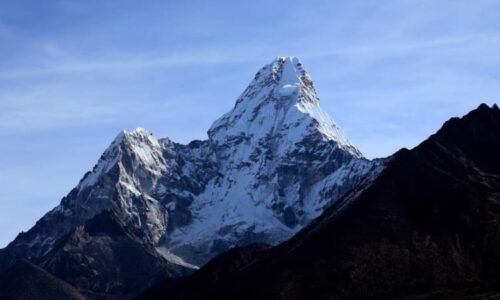 Smrt pod ledem. Obávaný Matterhorn Himálaje si vyžádal životy dvou horolezců Smrt pod ledem. Obávaný Matterhorn Himálaje si vyžádal životy dvou horolezců