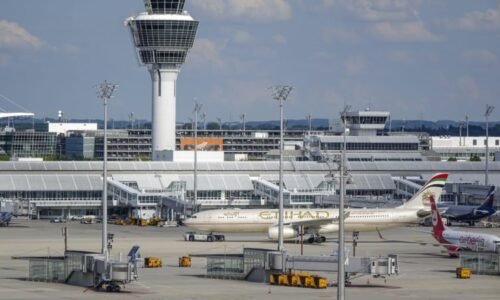 Letiště v Mnichově zastavilo provoz kvůli dronům. Omezení se dotklo tisíců cestujících