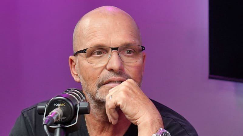 Pohlreich se návratu Ano, šéfe! obával: Na bláznivou dobu to mohlo být málo. Vydal i kuchařku Pohlreich se návratu Ano, šéfe! obával: Na bláznivou dobu to mohlo být málo. Vydal i kuchařku