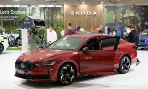 Škoda míří do Guinnessovky: Superb ujel na jednu nádrž tisíce kilometrů Škoda míří do Guinnessovky: Superb ujel na jednu nádrž tisíce kilometrů